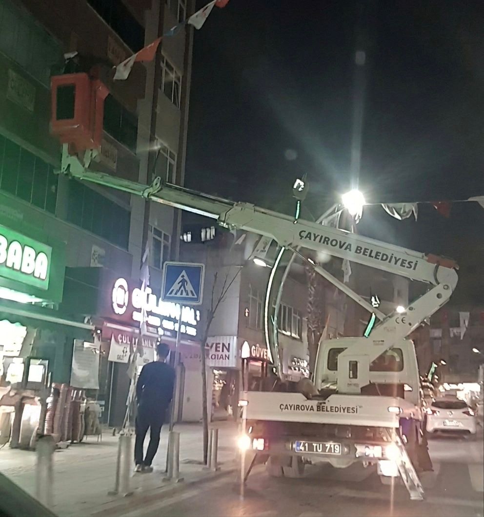 Saadet Partisi Çayırova İlçe Başkanı Sinan Aydemir'den Sert Tepki: "Hak Yemekten Utanmıyor musunuz?"