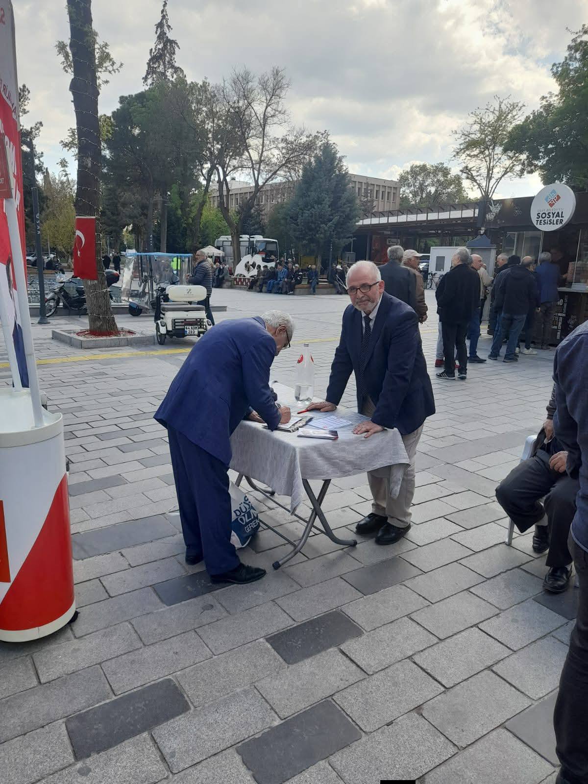 Saadet Partisi Uşak İl Başkanlığı’ndan Üye ve Stant Çalışması