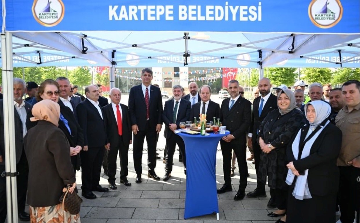 Kartepe Kent Meydanı'da Bayram Bereketi