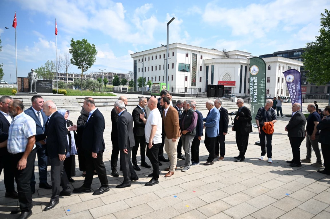 Kartepe Kent Meydanı'da Bayram Bereketi