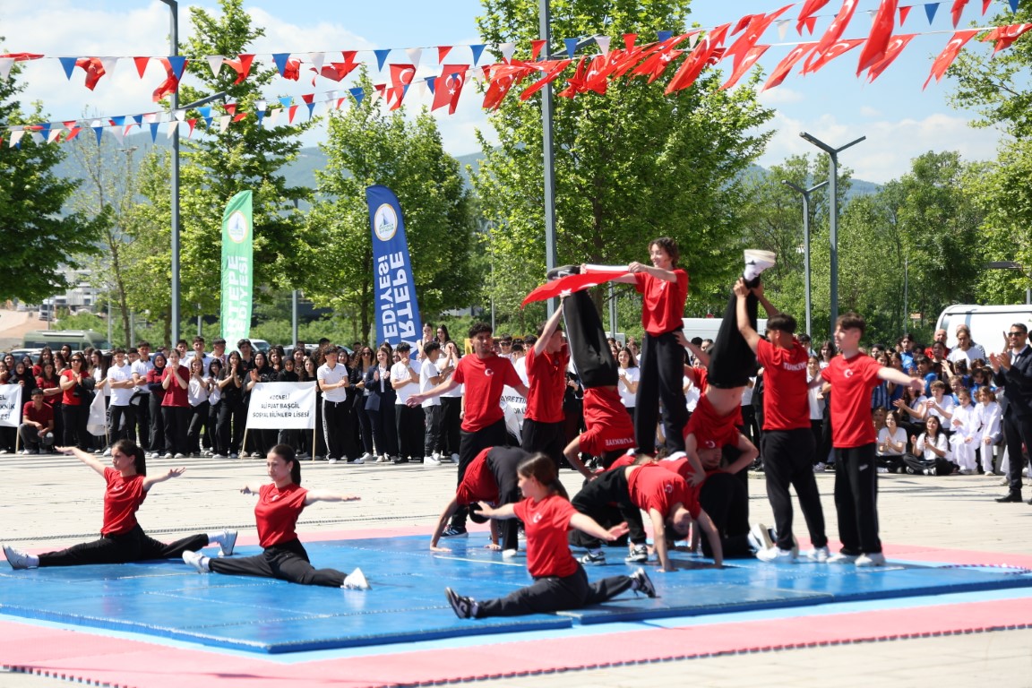 Kartepe'de 19 Mayıs Coşkusu