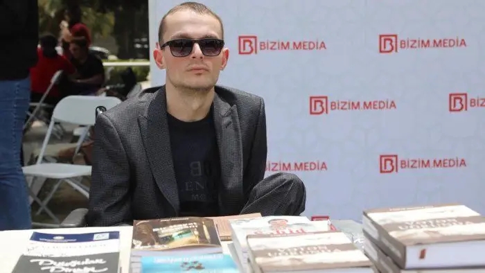 Azerbaycanlı Yazar Etibar Həsənzadə’ye “Barış Elçisi” ve “Kültür Elçisi” Unvanı
