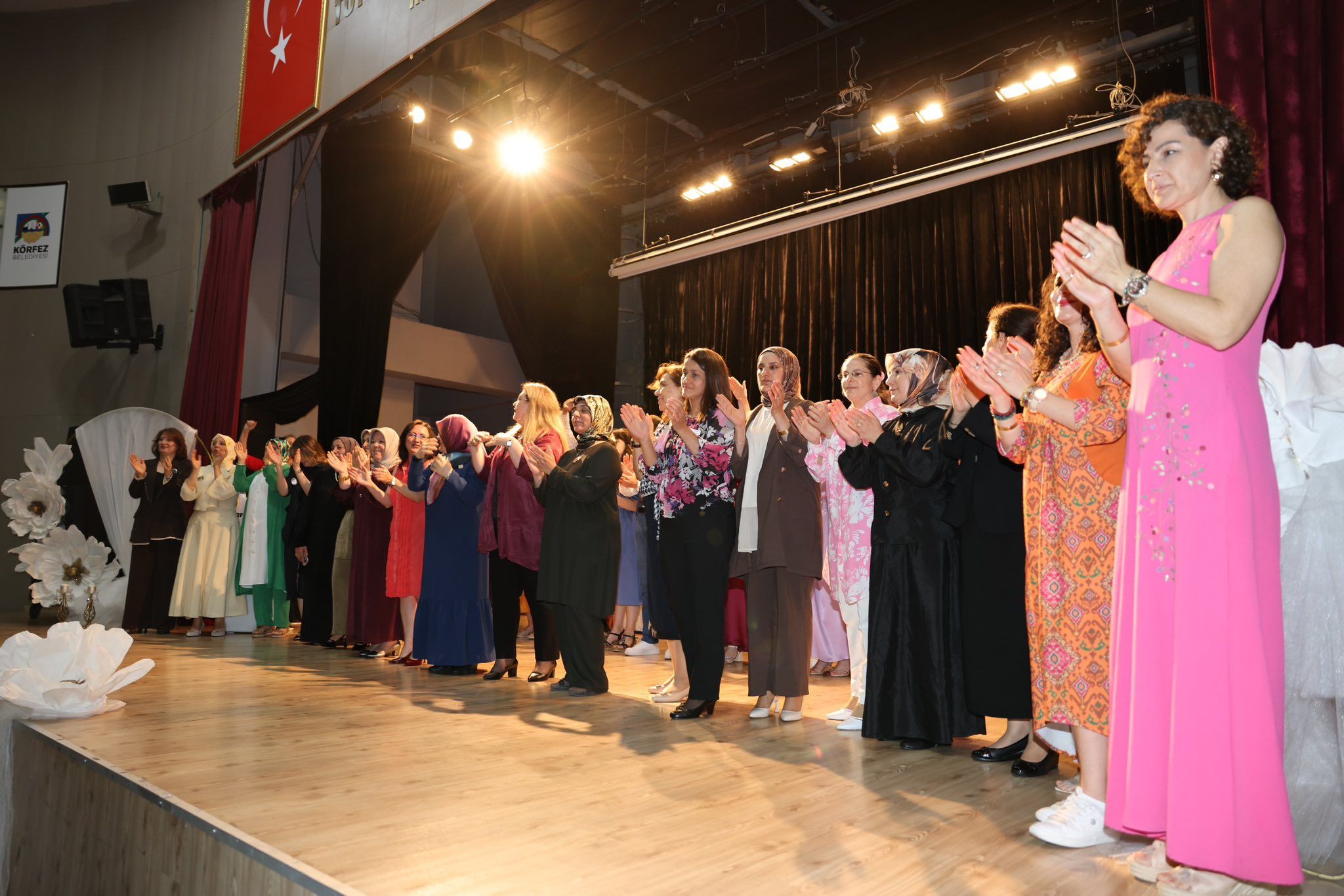 Körfezli Kadınlardan Yılsonu Sergisi