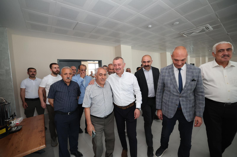 Derince’nin yeni cemevindeki son kontrolleri Başkan Tahir Büyükakın yaptı