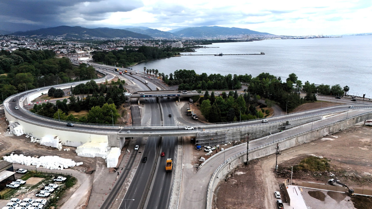 Başiskele Koridor Projesi’nde 9 köprünün montajı bitti