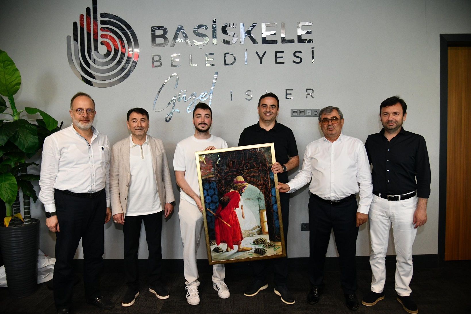 Başiskele Belediye Başkanı Mehmet Yasin Özlü, Seymen Mahallesi Esnafıyla Bir Araya Geldi