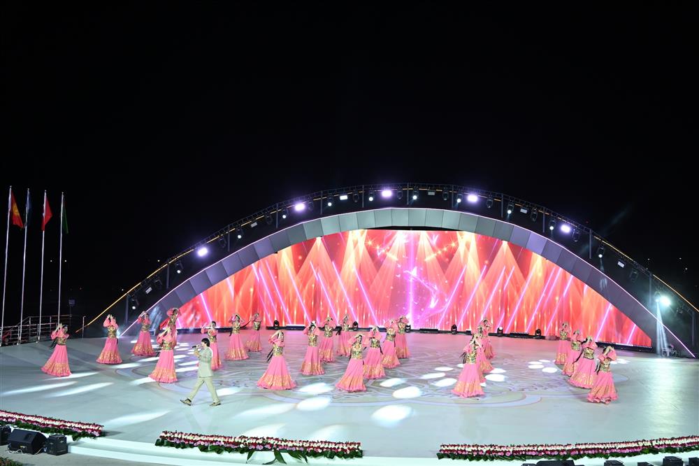 TÜRK DÜNYASI KÜLTÜR BAŞKENTİ ANDİCAN 2026 MUHTEŞEM BİR TÖRENLE AÇILDI