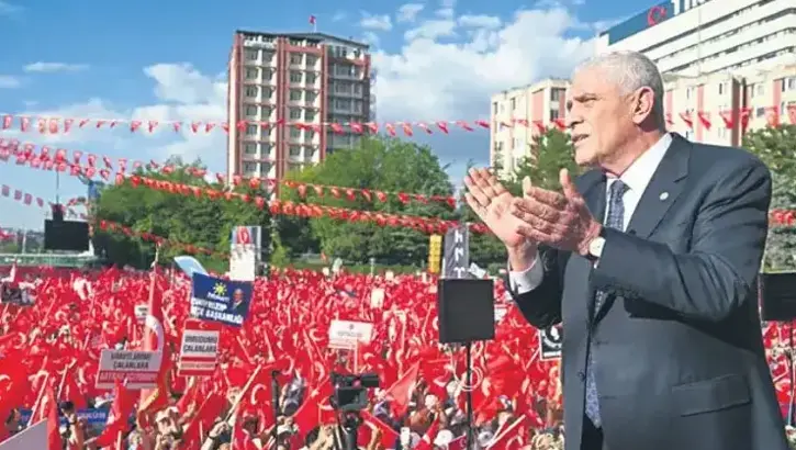 İYİ Parti'nin "Bayrak Mitingi" Ankara'da Yoğun Katılımla Gerçekleştirildi