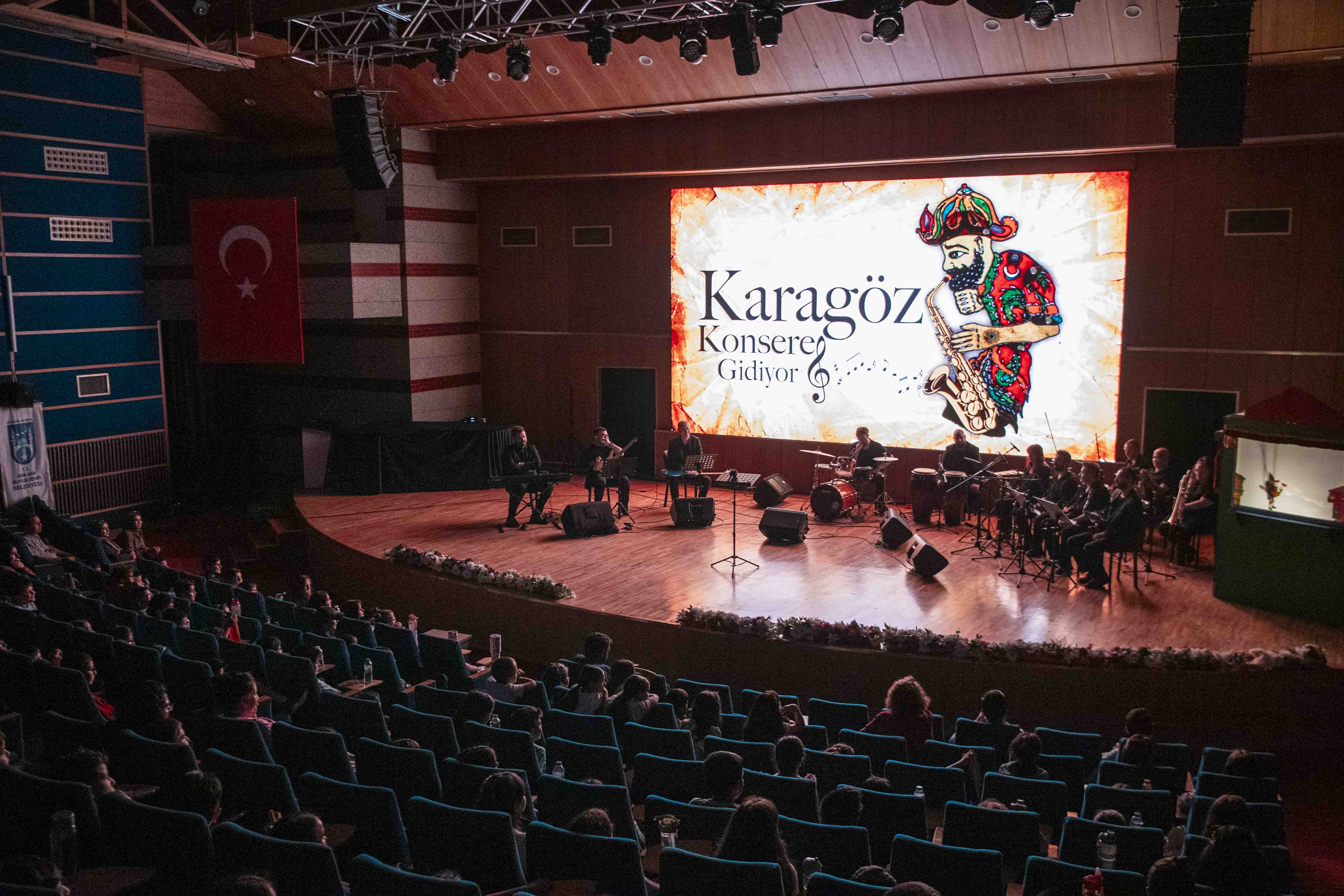 “KARAGÖZ KONSERE GİDİYOR” MÜZİKALİ SEZON FİNALİ YAPTI