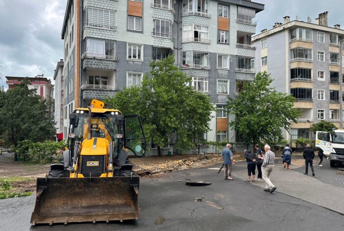 Ordu Ünye'deki Aşırı Yağışların Ardından Ekipler Sahada Teyakkuza Geçti