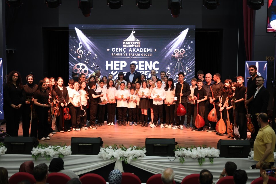 Genç Akademi'den Göz Dolduran Gece