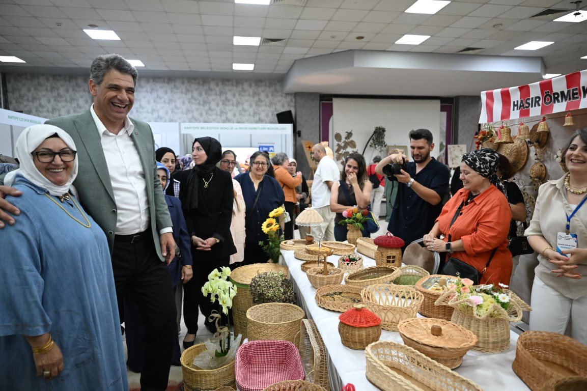 Karmek Yıl Sonu Sergisinde Büyük Coşku