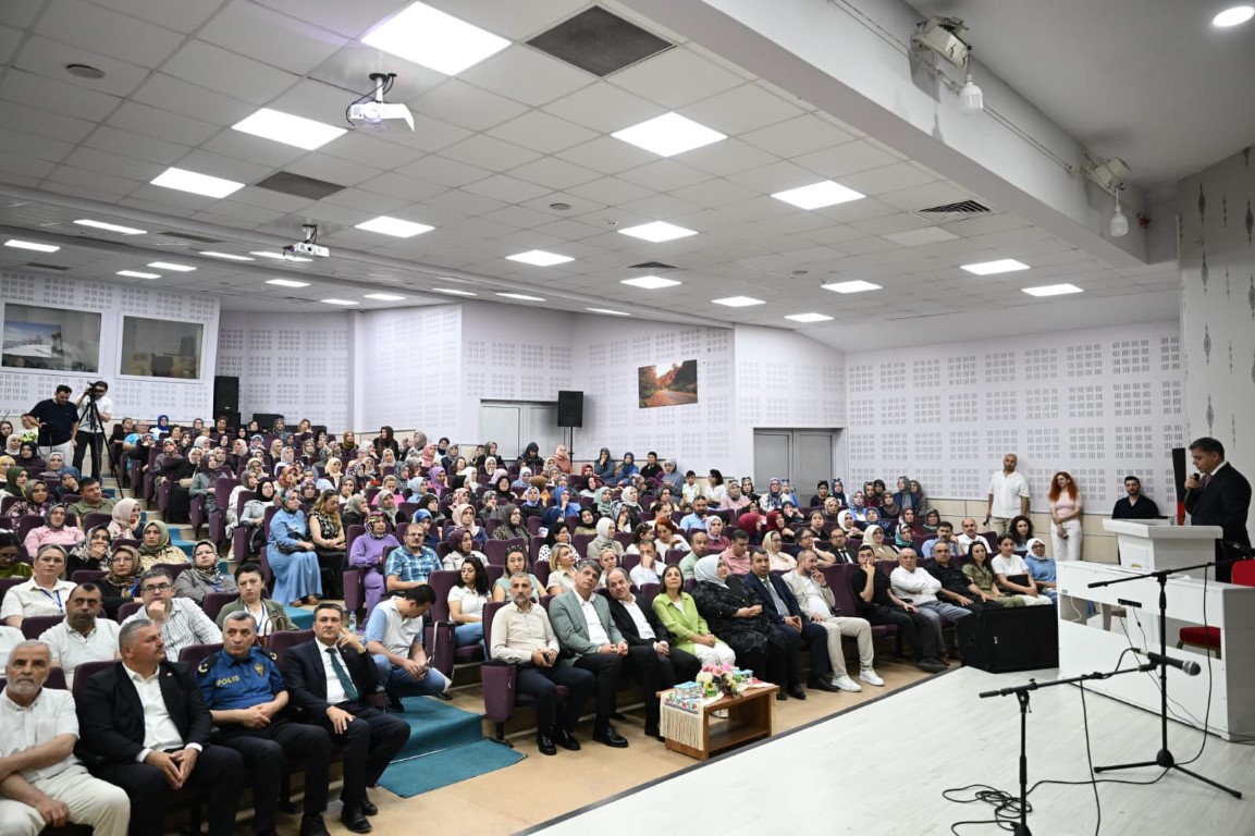 Karmek Yıl Sonu Sergisinde Büyük Coşku