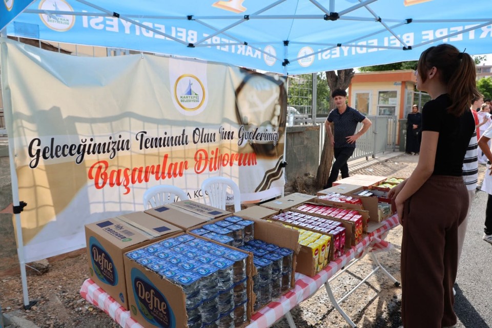 Kartepe Belediyesi'nden Lgs Öğrencilerine Tatlı Destek