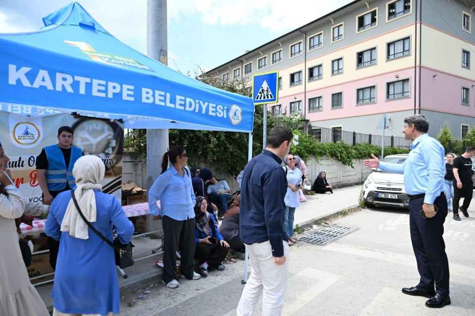 Kartepe Belediyesi'nden Lgs Öğrencilerine Tatlı Destek