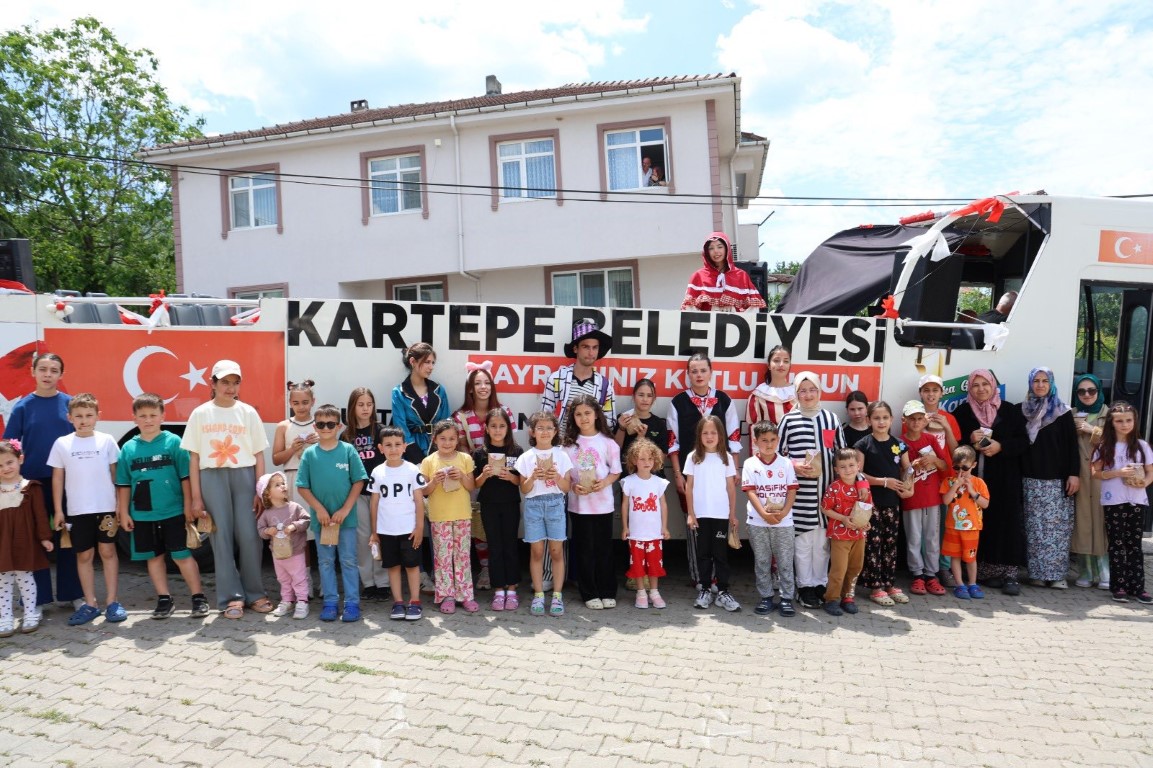 Kartepe'de Bayram Coşkusu Mahalle Mahalle Yaşandı