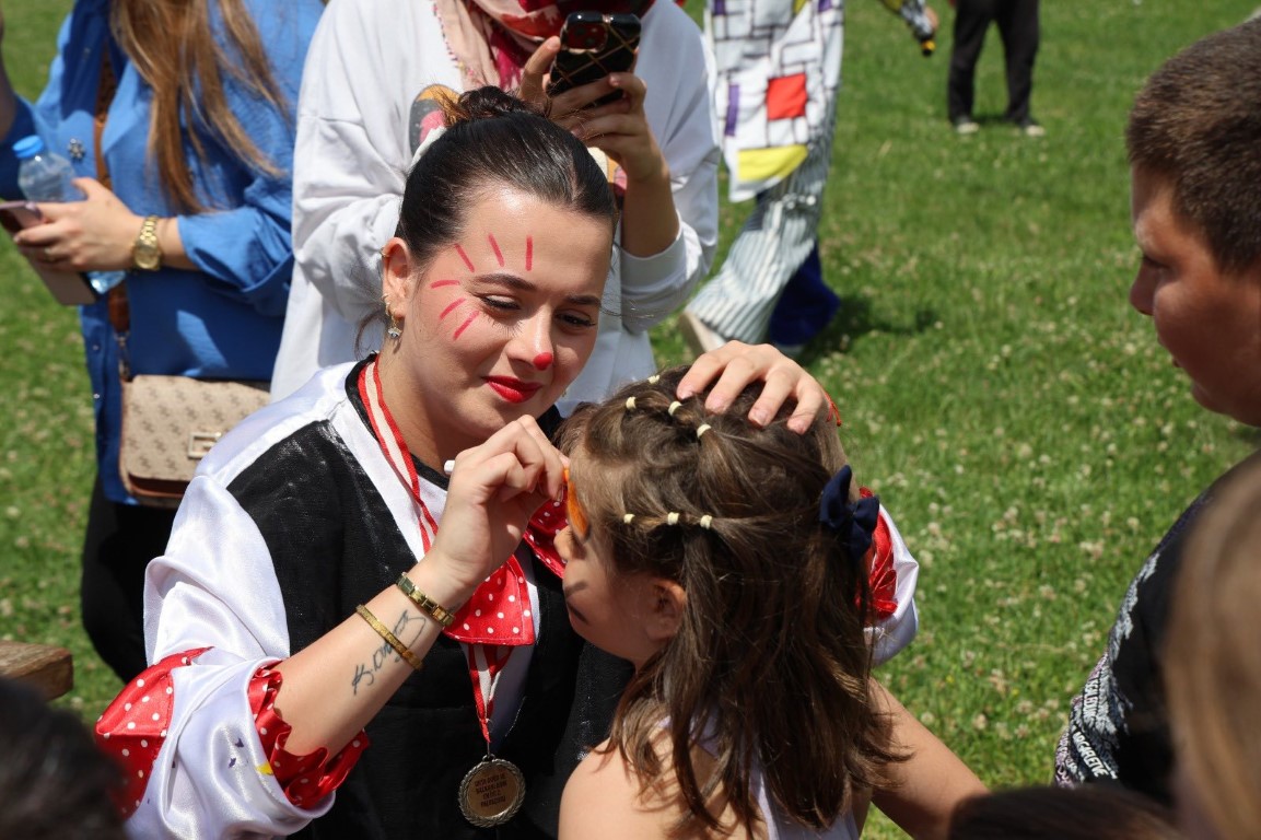 Kartepe'de Bayram Coşkusu Mahalle Mahalle Yaşandı