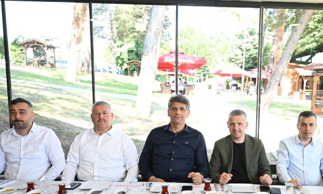Kartepe'de Hizmetler Muhtarlarla Masaya Yatırıldı
