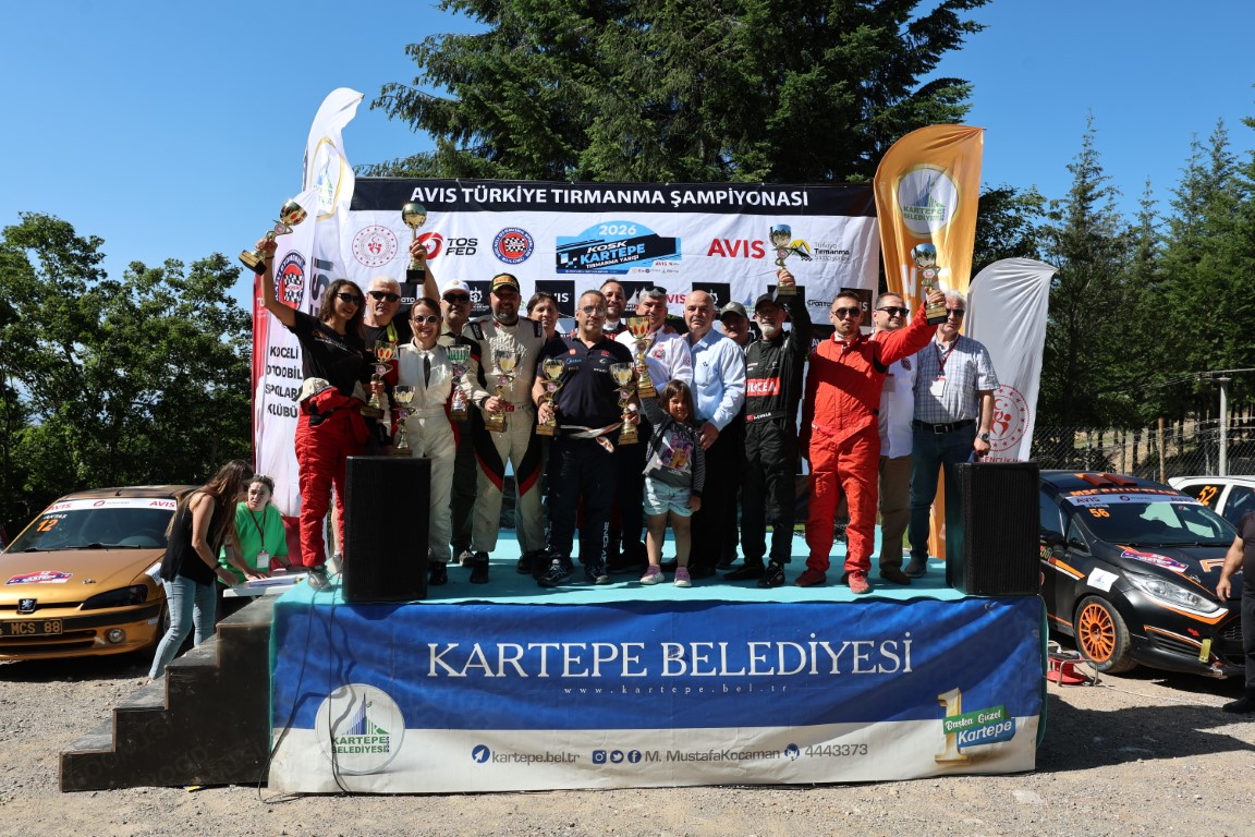 Kartepe'de Tırmanma Yarışı Nefes Kesti