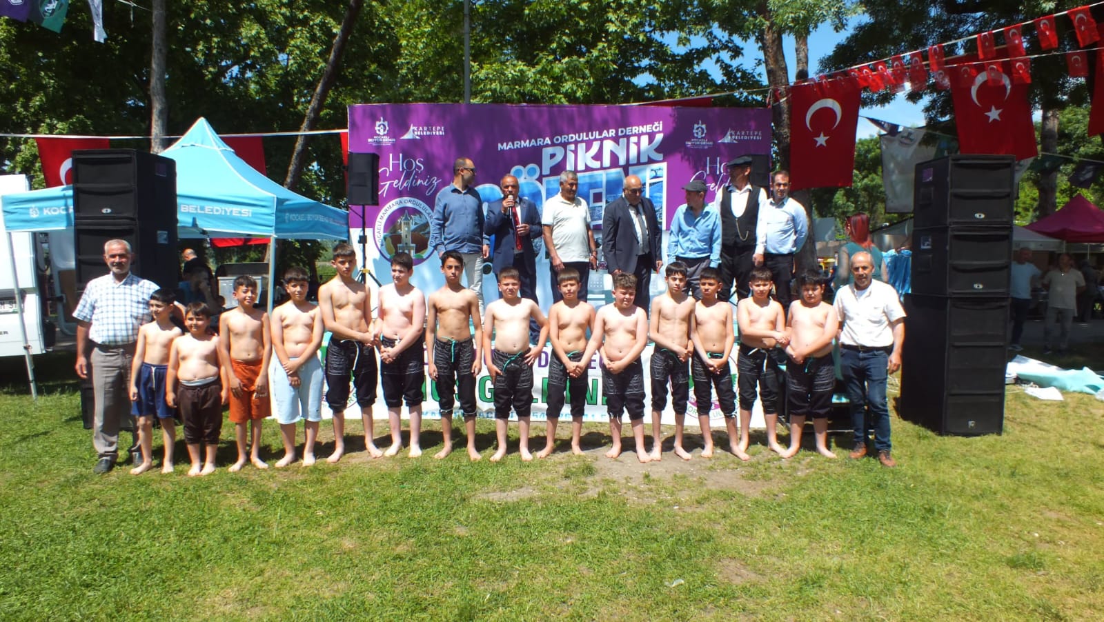 ORDULULAR MÜZİK DİNLEDİ HORON TEPTİ