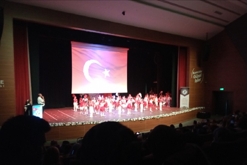 Barbaros İlkokulu Birinci Sınıf Öğrencilerinden Coşkulu Okuma Bayramı