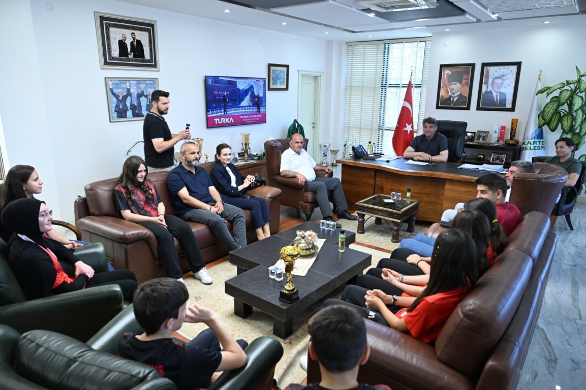 Genç Sporcular Başarılarını Başkan Kocaman'la Paylaştı