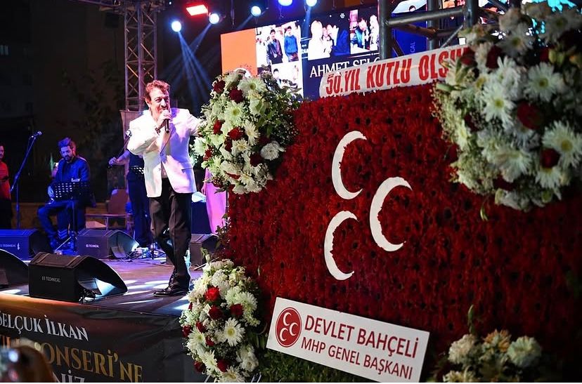 Ahmet Selçuk İlkan’ın 50. Sanat Yılı Coşkusu Adana’da Gerçekleştirildi!