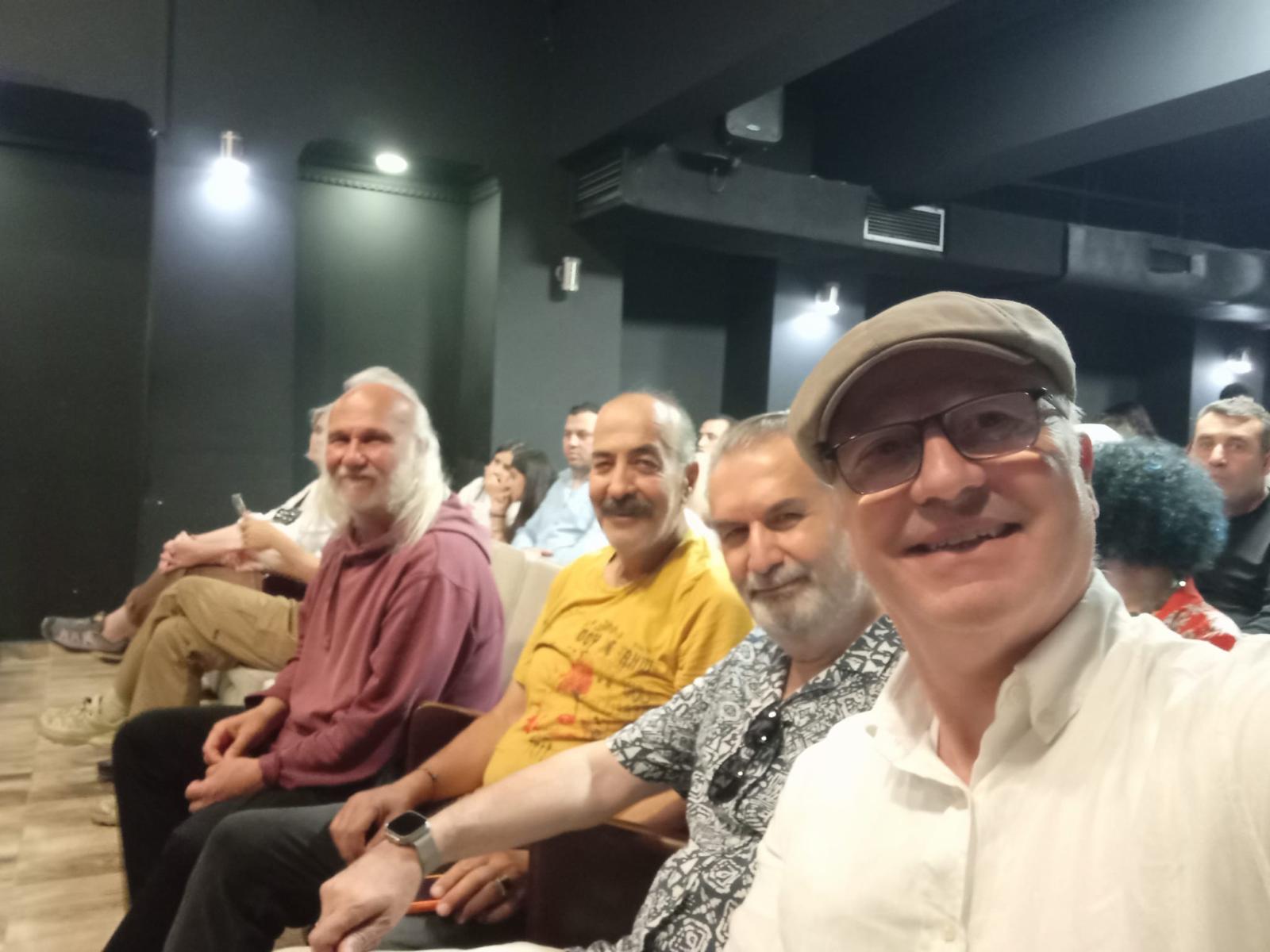 Tiyatro Bir Sanat Olduğu Kadar Bir Eğitim Alanıdır
Sanat Üretim Topluluğu (SÜT) Kurucu Genel Sanat Yönetmeni Tamer Yılmaz ile Söyleşi