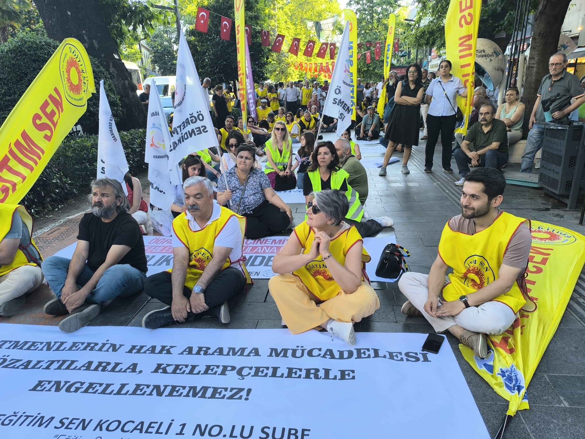İzmit’te Eğitim Emekçilerinden Güvenli Okul ve Yaşam Hakkı Çağrısı