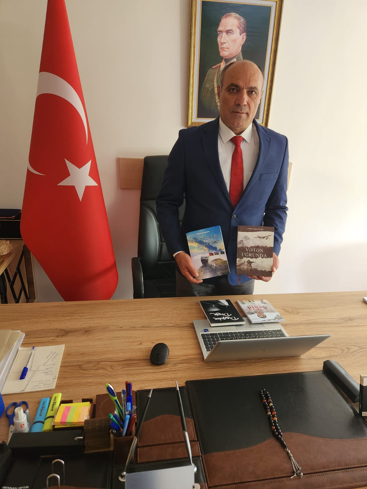 “Zafere Doğru” Kitabı EMUDDER Kütüphanesinde Yerini Aldı