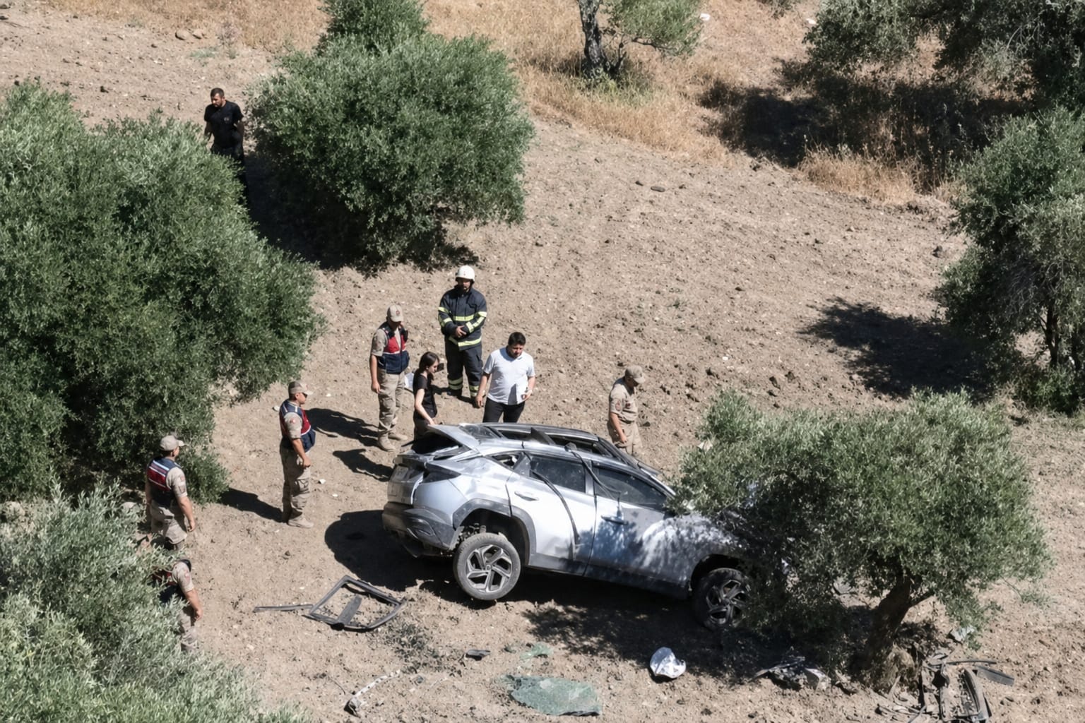 HATAY'DA KAHREDEN KAZA: CİP UÇURUMA YUVARLANDI, SÜRÜCÜ HAYATINI KAYBETTİ!