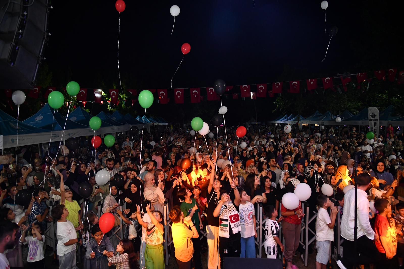 Başiskele Sahili’nde "Gazze Günleri"ne Yoğun İlgi