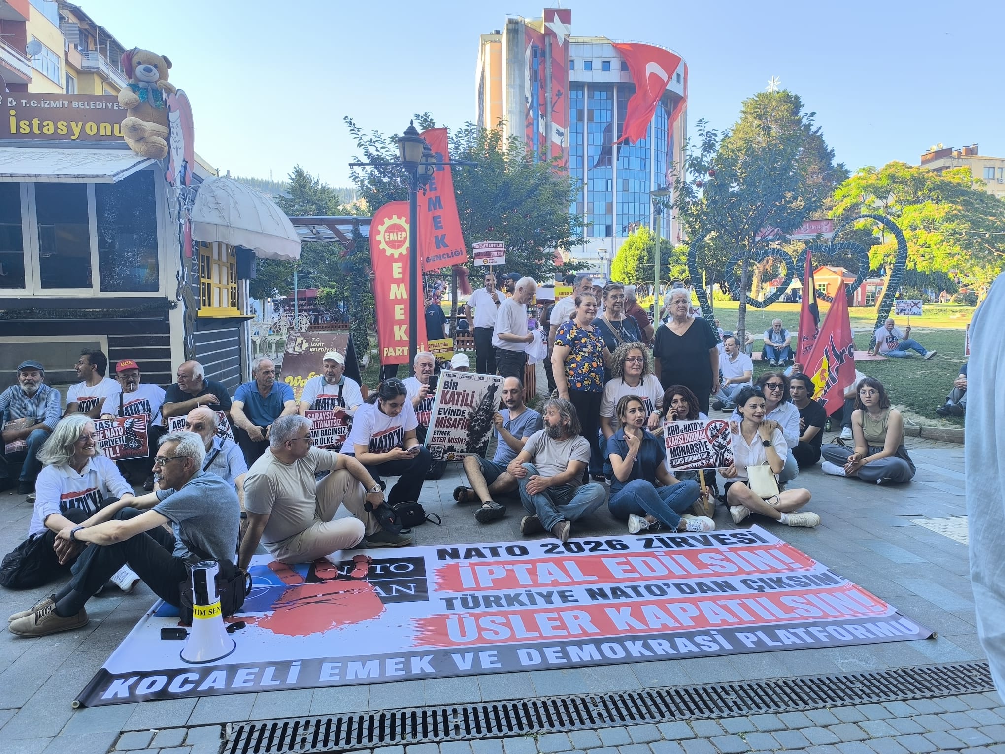 Kocaeli'de Emek ve Demokrasi Platformu'ndan NATO Karşıtı Basın Açıklaması