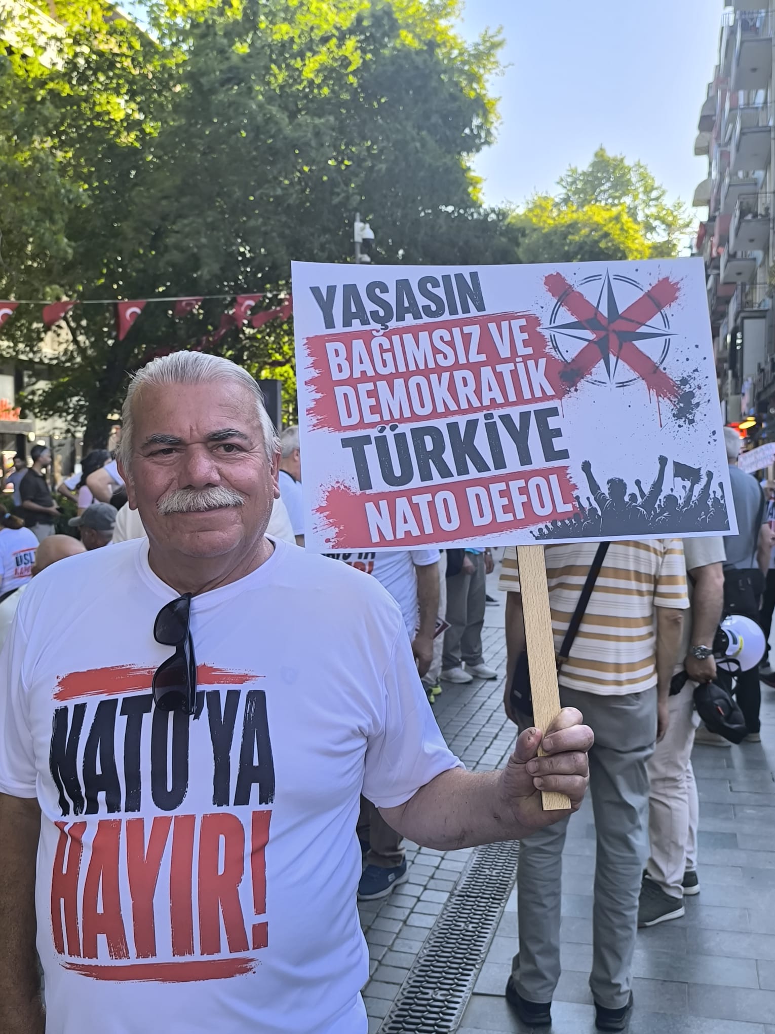Kocaeli'de Emek ve Demokrasi Platformu'ndan NATO Karşıtı Basın Açıklaması
