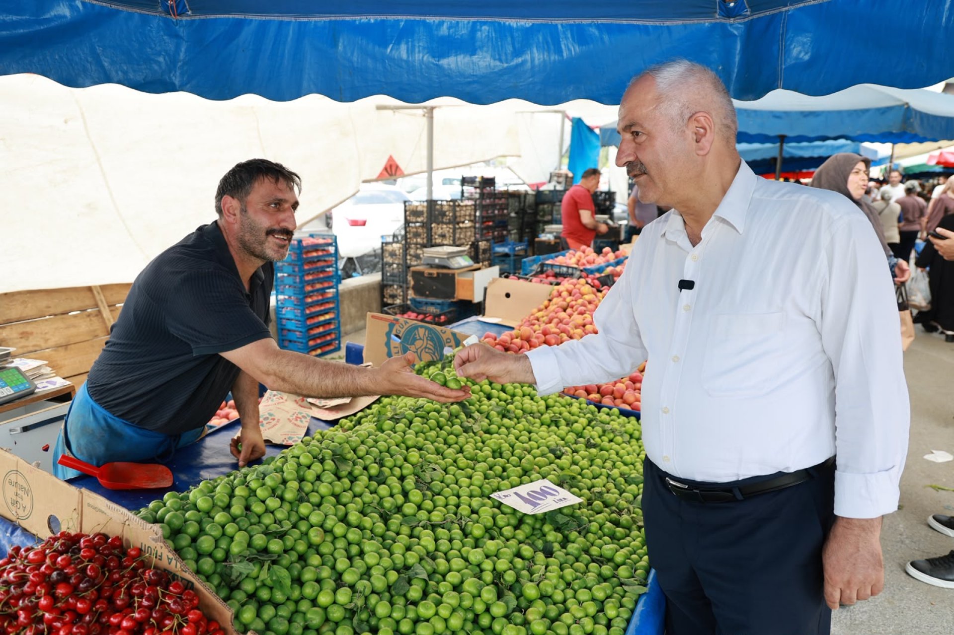 Mevlana Kapalı Pazar Yeri’nde Esnaf ve Vatandaşla Gönül Buluşması