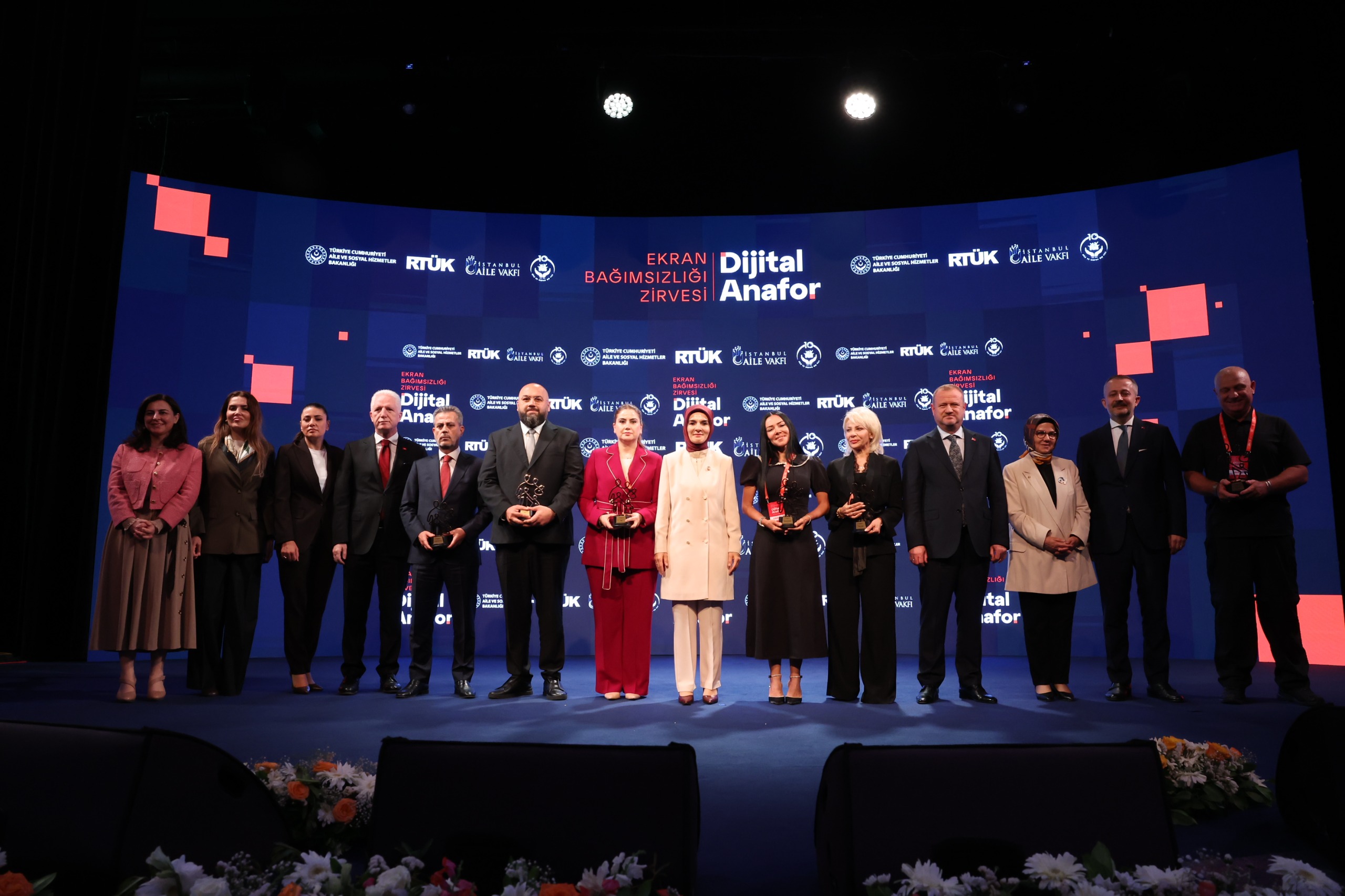Aile ve Sosyal Politikalar Bakanı Mahinur Göktaş, "Dijital Anafor: Ekran Bağımsızlığı Zirvesi"nde konuştu