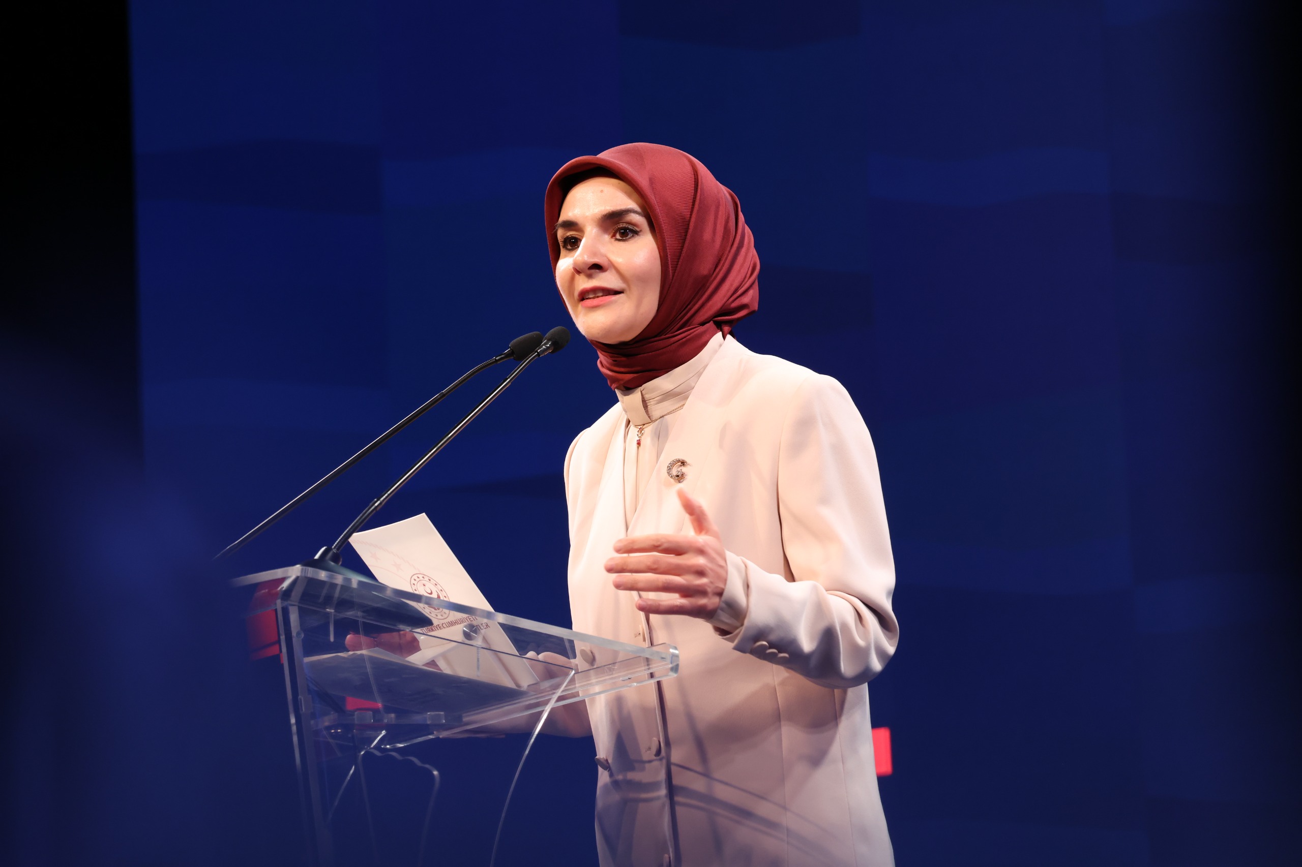 Aile ve Sosyal Politikalar Bakanı Mahinur Göktaş, "Dijital Anafor: Ekran Bağımsızlığı Zirvesi"nde konuştu