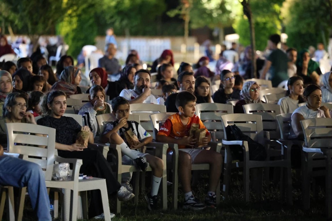 Açık Hava Sinema Geceleri Yaz Akşamlarına Renk Katıyor