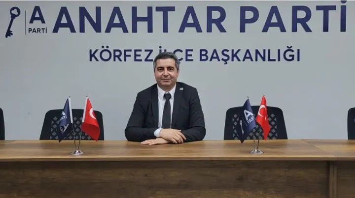 Anahtar Parti Körfez İlçe Başkanı Şahin Adal'dan İzmit Belediyesine Yönelik Soruşturmaya İlişkin Açıklama: "Hukukun Üstünlüğü Her Şeyin Üzerindedir"
