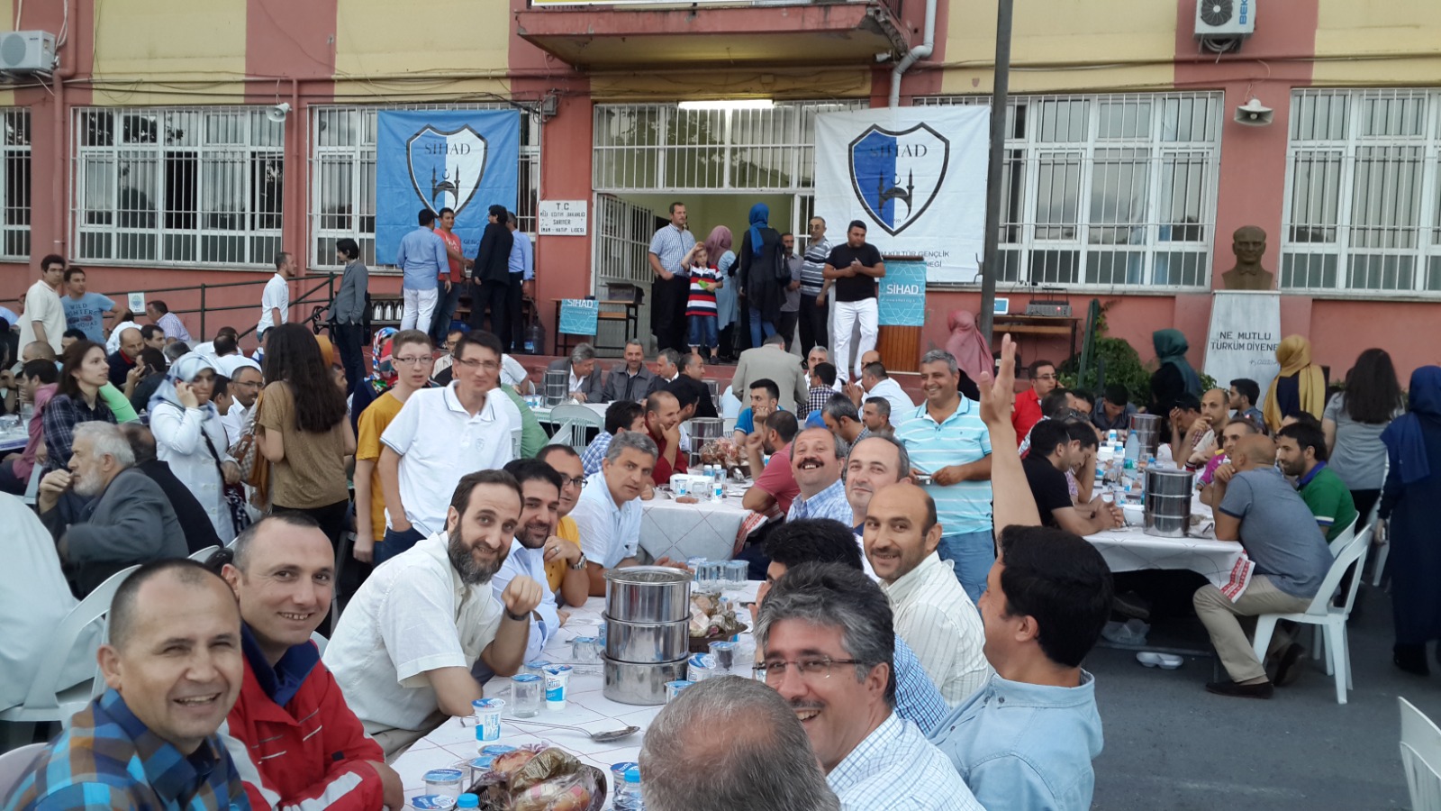 Eğitimci Yazar Hayri Bostan Köşe Yazısı: Sarıyer'de Vuslat
