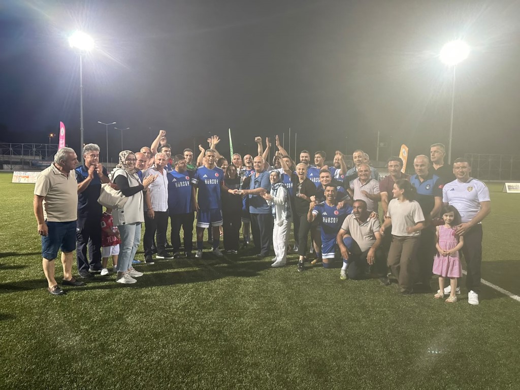 Kartepe Belediyesi'nde Futbol Turnuvası Dostlukla Tamamlandı