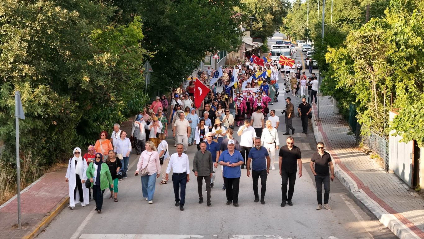 Kartepe'de Balkan Kültürü Coşkusu Yaşandı