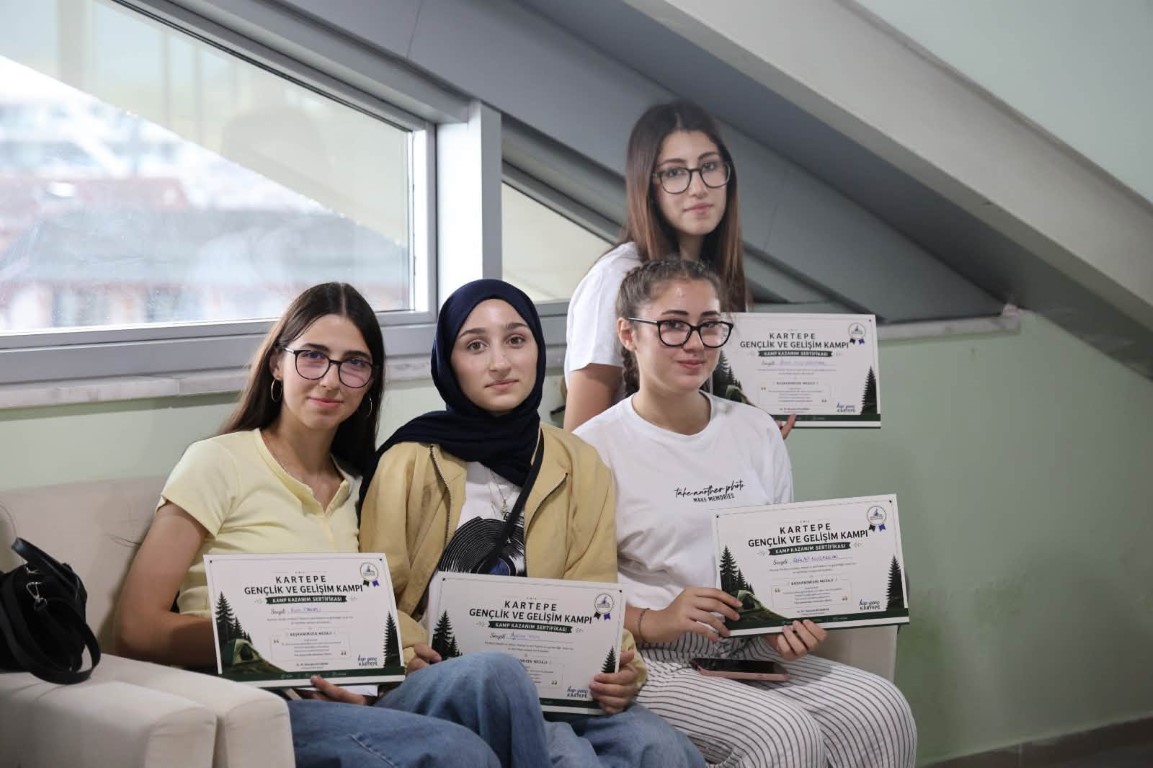 Kartepe'de Gençler Hayatı Deneyimliyor