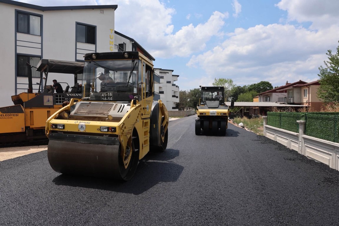 Kartepe'de Yol Seferberliği Sürüyor