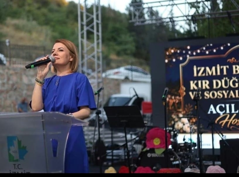 Cephanelik’e Yeni Sosyal Yaşam Alanı: İzmit Belediyesi Kır Düğün Salonunu Hizmete Açtı