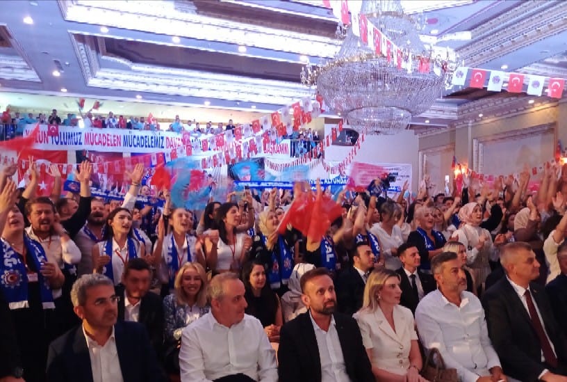 Türk Metal Sendikası Gölcük Şubesi 8. Olağan Kongresini Coşkuyla Yaptı