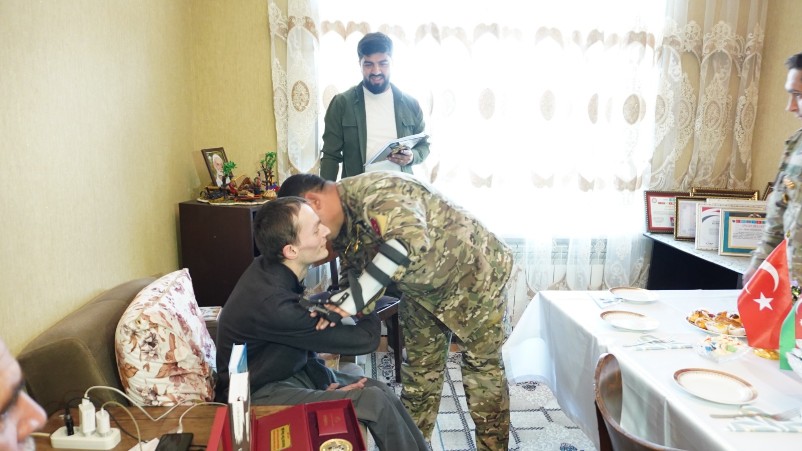 Azerbaycanlı Yazar Etibar Hasanzade, Daşkesen'de Vatan Muharebesi Gazileriyle Buluştu