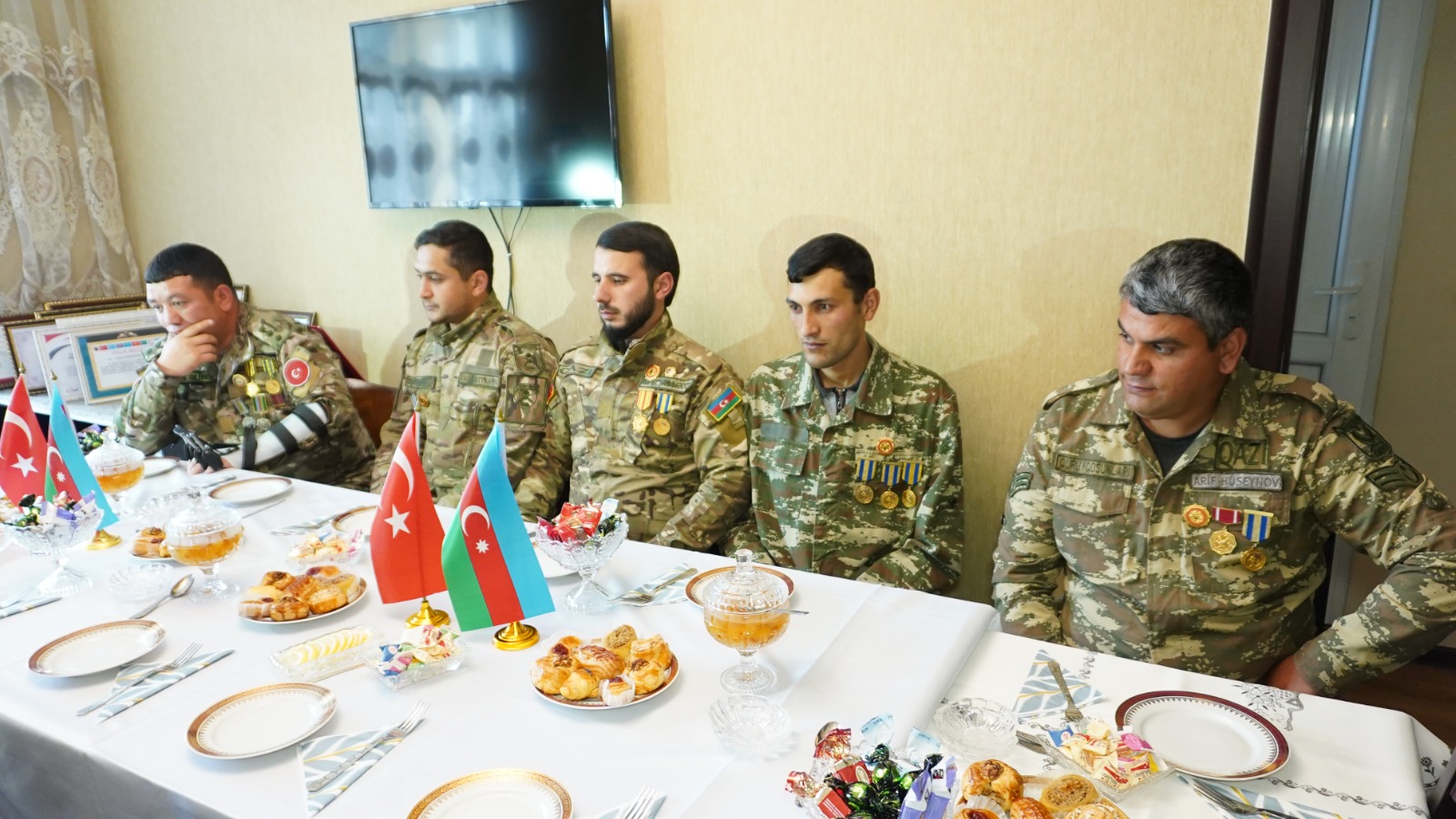 Azerbaycanlı Yazar Etibar Hasanzade, Daşkesen'de Vatan Muharebesi Gazileriyle Buluştu