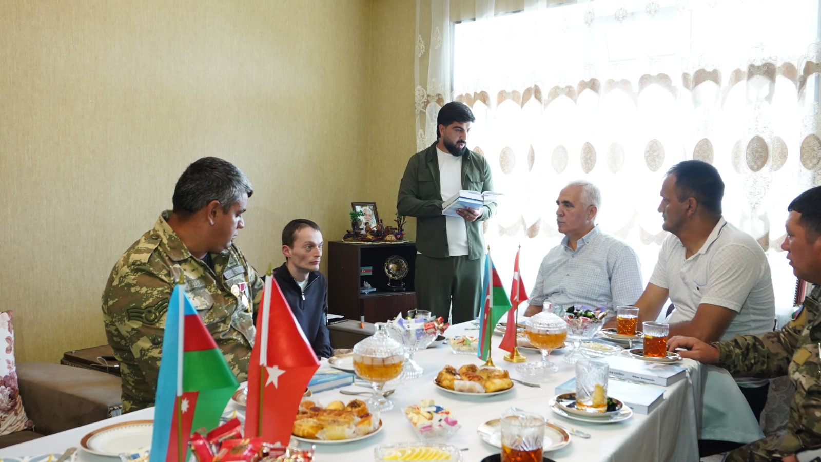 Azerbaycanlı Yazar Etibar Hasanzade, Daşkesen'de Vatan Muharebesi Gazileriyle Buluştu