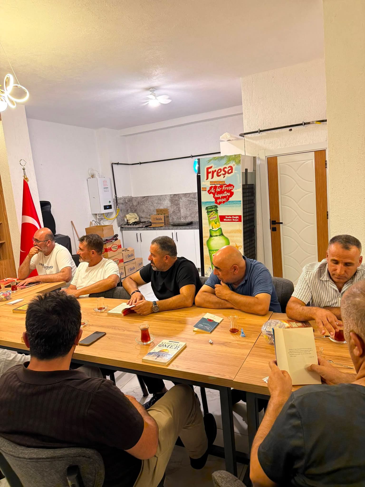 Darıca Muş 1071 Yardımlaşma ve Dayanışma Derneği'nden Örnek Davranış: "Gönül Birliğiyle Kitap Okuyoruz"